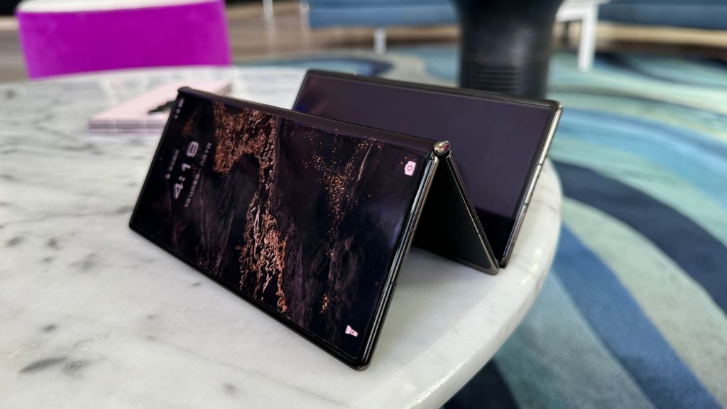 The design of Huawei Mate XT's internal screen and hinge, showcasing the advancement of foldable technology.