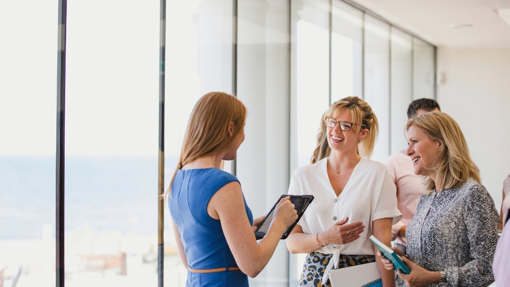 আত্মবিশ্বাস বৃদ্ধির জন্য সক্রিয়ভাবে শোনার অভ্যাস গড়ে তোলার উপকারিতা। | ছবি সংগৃহীত।